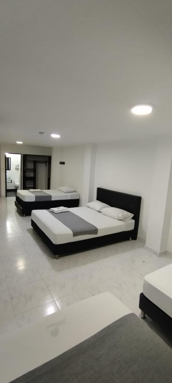 Ayenda 1230 Paradise Lleras Medellin Bagian luar foto
