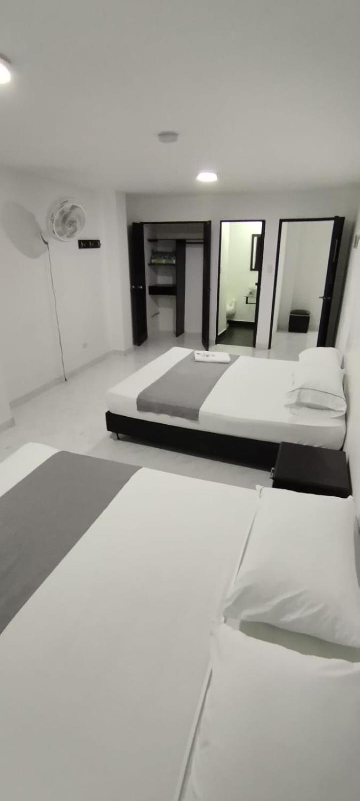 Ayenda 1230 Paradise Lleras Medellin Bagian luar foto