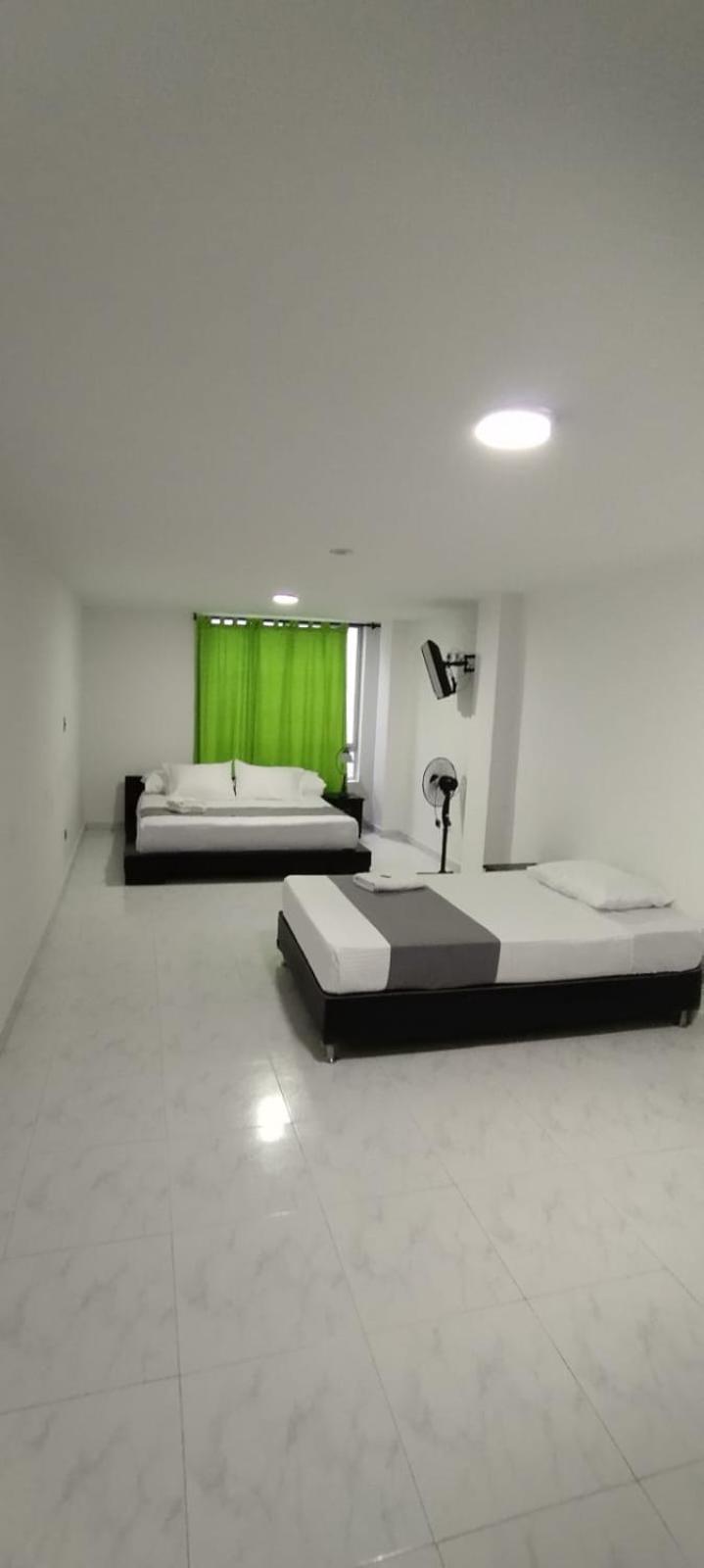 Ayenda 1230 Paradise Lleras Medellin Bagian luar foto