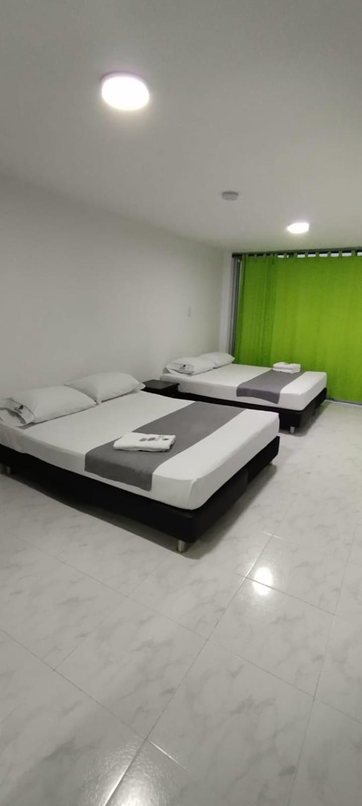 Ayenda 1230 Paradise Lleras Medellin Bagian luar foto
