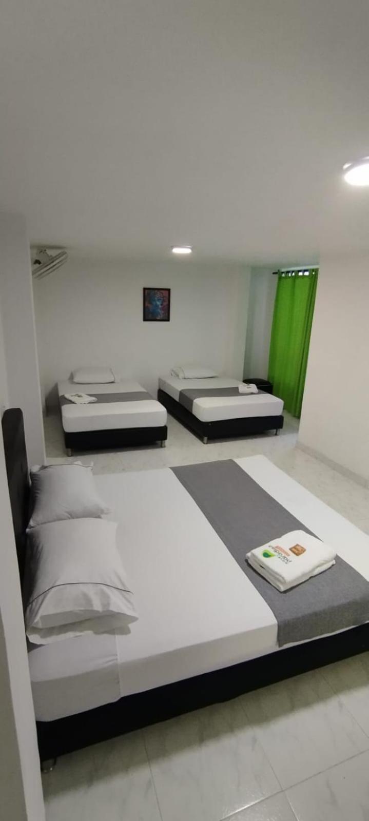 Ayenda 1230 Paradise Lleras Medellin Bagian luar foto