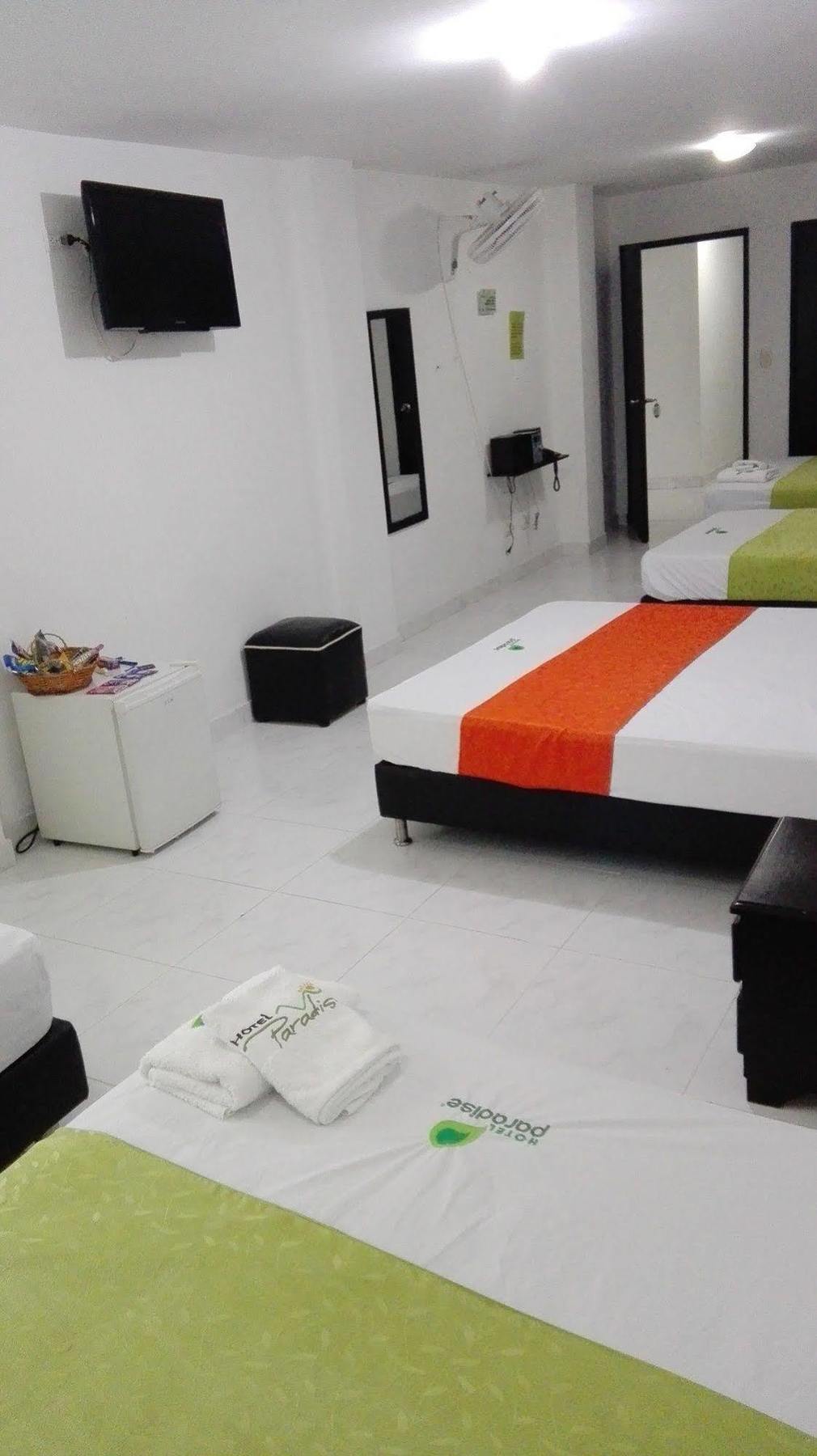 Ayenda 1230 Paradise Lleras Medellin Bagian luar foto