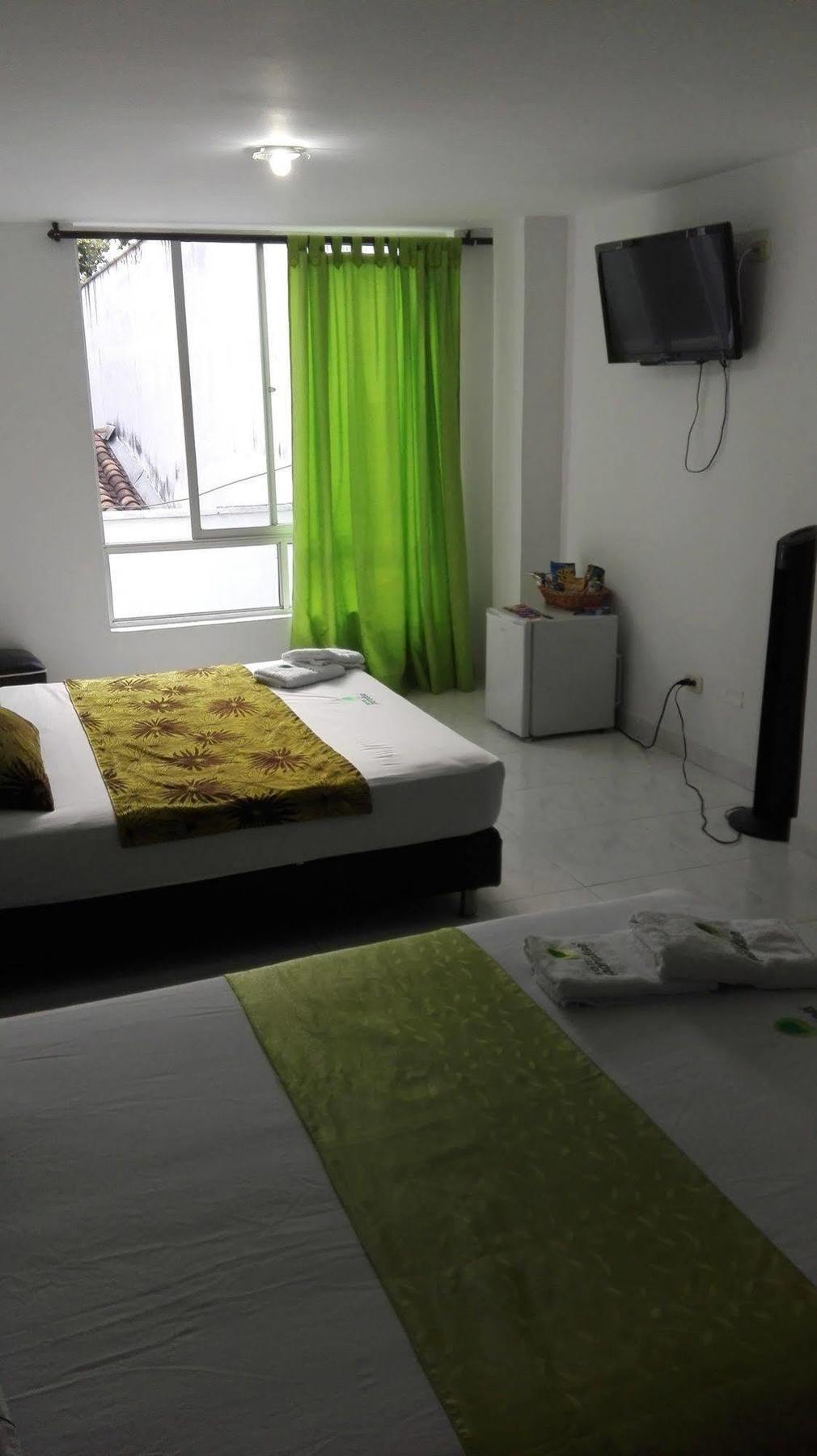 Ayenda 1230 Paradise Lleras Medellin Bagian luar foto